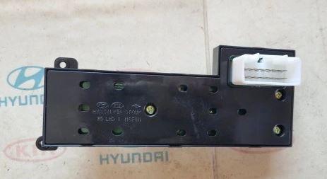 Hyundai I30 I 2007-2012 hatchback 1.4 16v petrol MT 80 kW 2009  Prepínač 93570-2L100