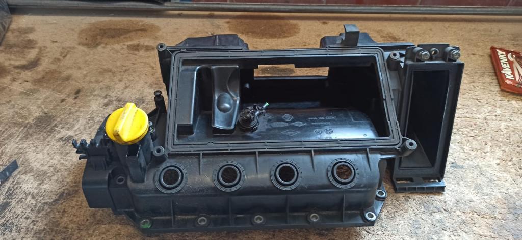 Renault Clio II 1998-2012 hatchback 1.2 16v petrol MT 55 kW 2001  Obal vzduchového filtra 8200120140R    D4F A702
