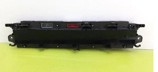 Renault Scenic II 2003-2009 hatchback 1.9 DCI diesel MT 85 kW 2003  Prístrojová doska P8200365607E