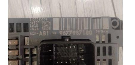 Citroen C4 II 2010-2017 hatchback 1.6 HDI diesel MT 84 kW 2013  Poistková skrinka 9677987180