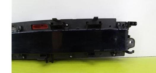 Renault Scenic II 2003-2009 hatchback 1.9 DCI diesel MT 85 kW 2003  Prístrojová doska P8200365607E