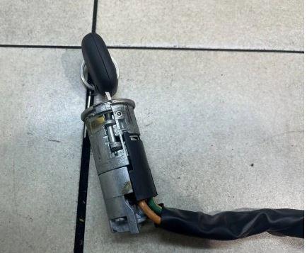 Volvo V40 I 1995-2004 hatchback 1.8 16v petrol MT 90 kW 2000  Spínacia skrinka 427661P