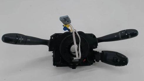 Peugeot 307 hatchback 1.6 16v petrol MT 80 kW 2001  Prepínacie páčky pod volantom 96628729XT