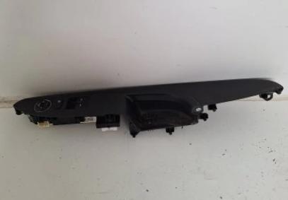 Hyundai I30 I 2007-2012 hatchback 1.6 16v petrol MT 93 kW 2009  Prepínač okien  93570-2L100