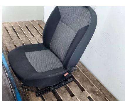 Dacia Dokker 2012- hatchback 1.0 SCE 12v petrol MT 54 kW 2018  Sedadlo predné pravé
