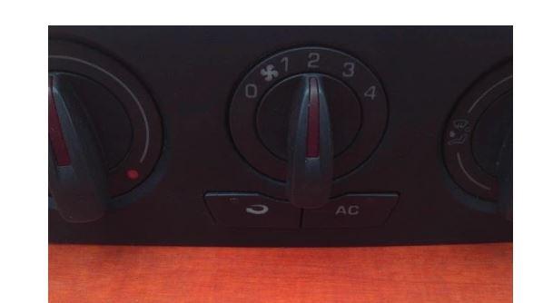 Seat Ibiza IV 6J 2008-2017 hatchback 1.6 TDI diesel MT 66 kW 2012  Panel kúrenia/klimatizácie 6J0820045A