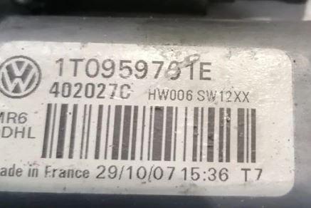 Volkswagen Golf V 2003-2009 hatchback 1.9 TDI diesel MT 66 kW 2004  Motorček okien predný ľavý 1K0959793K 1T0959701E