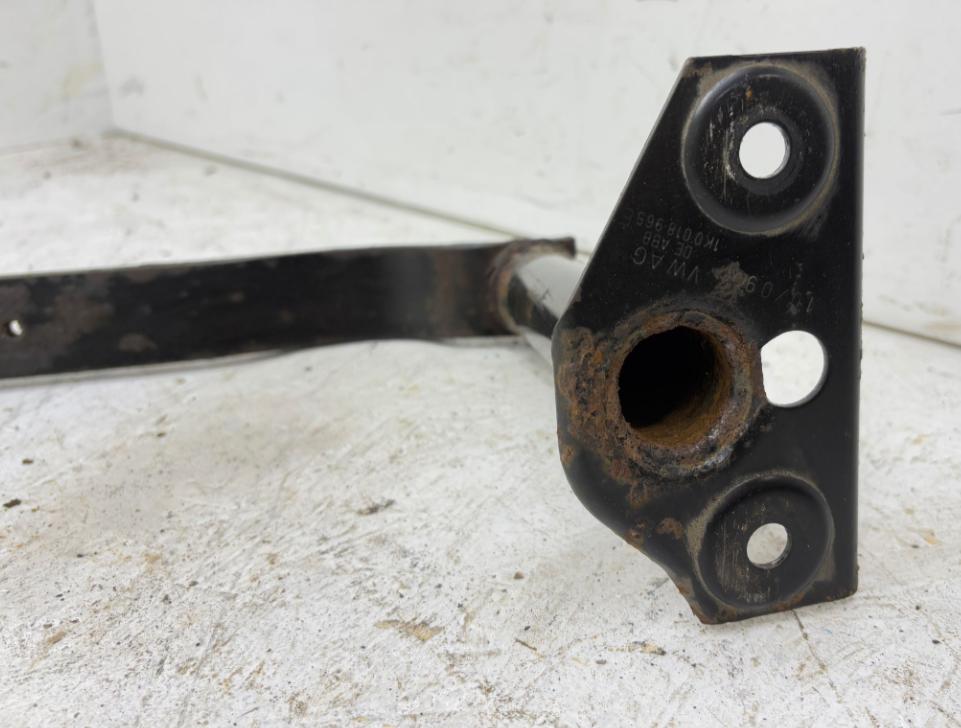 Skoda Octavia II 2004-2013 hatchback 1.9 TDI diesel MT 77 kW 2010  Výstuha zadná 1K0018965E