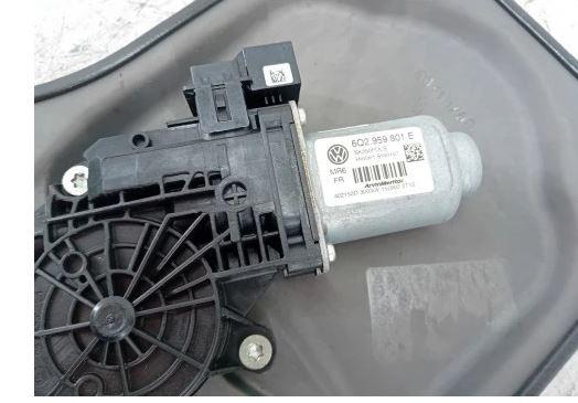 Skoda Fabia II 2007-2014 hatchback 1.4 TDI diesel 59 kW 2008  Motorček okien predný pravý 6Q2959801E