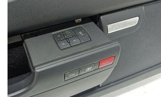Audi A8 D3 2002-2009 sedan 6.0 W12 petrol AT 331 kW 2005  Tapacír dverí predný ľavý 4E0868015