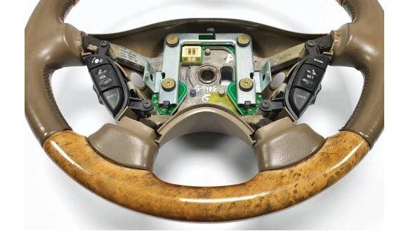 JAGUAR S-TYPE II (X200) 1998 - 2008    4.0 V8 203 kW Volant XR83-3F563-FC