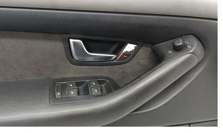 Audi A8 D3 2002-2009 sedan 6.0 W12 petrol AT 331 kW 2005  Tapacír dverí predný ľavý 4E0868015