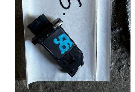 BMW 5 F10 2010-2017 sedan 2.0 d diesel AT 135 kW 2011  Váha vzduchu 7804150