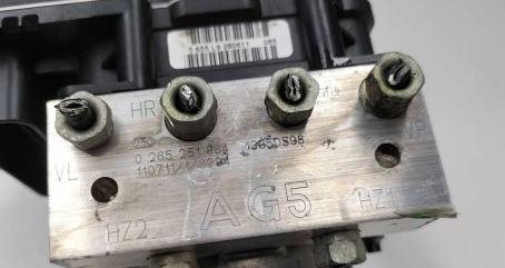 Opel Corsa D 2006-2014 hatchback 1.4 16v petrol MT 66 kW 2008  Pumpa ABS 0265251864 13350598 AG5