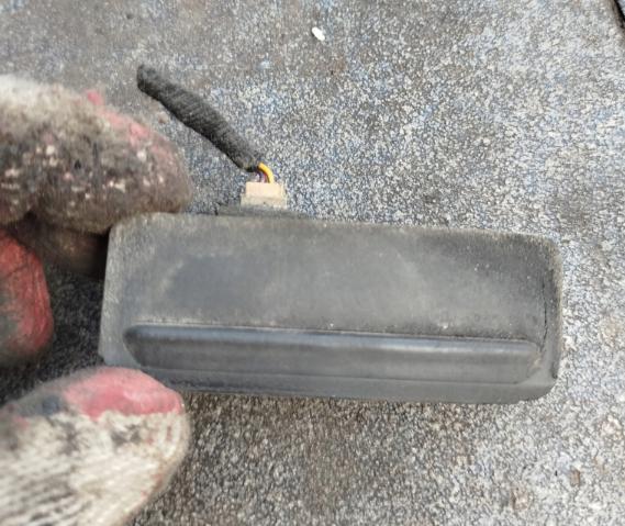 Audi A3 8L 1996-2003 hatchback 1.8 T petrol MT 110 kW 2000  Kľučka zadnej kapoty vonkajšia 8D0827566B