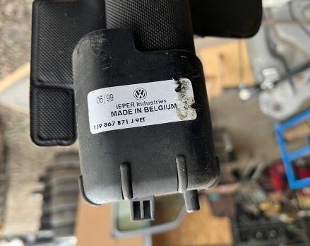 Volkswagen Golf IV 1997-2003 hatchback 1.9 TDI diesel MT 74 kW 2003  Roleta kufra 1J9867871J