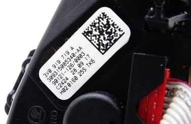 Skoda Octavia III 2013- hatchback 1.6 TDI diesel AT 77 kW 2014  Volant prepinace 3V0919719A 5E0419685A