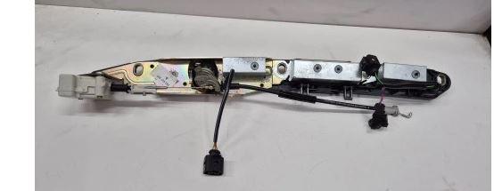 Volkswagen Passat B5 1995-2005 sedan 1.9 TDI diesel MT 74 kW 2004  Kľučka zadnej kapoty vonkajšia 385827297