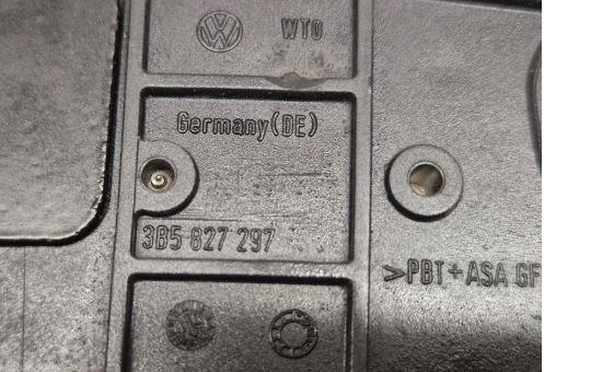 Volkswagen Passat B5 1995-2005 sedan 1.9 TDI diesel MT 74 kW 2004  Kľučka zadnej kapoty vonkajšia 385827297