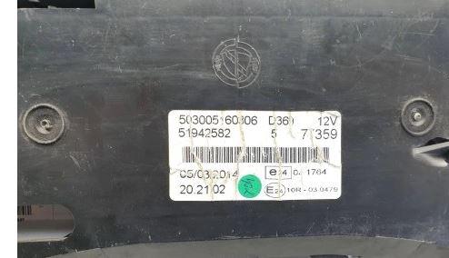 Fiat Doblo II 2010- hatchback 1.3 JTD diesel MT 66 kW 2012  Prístrojová doska 51942582