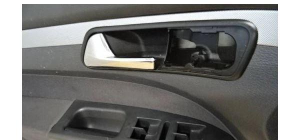 Volkswagen Touran I 2003-2015 hatchback 2.0 TDI diesel MT 100 kW 2004  Tapacír dverí predný ľavý