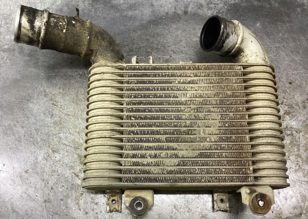 Toyota Avensis Verso 2001-2009 hatchback 2.0 D4D diesel MT 85 kW 2005  Intercooler (chladič nasávaného vzduchu)