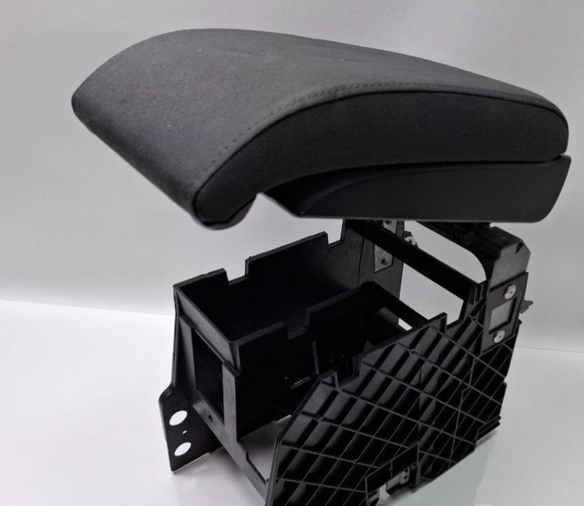 Volkswagen Touran I 2003-2015 hatchback 1.6 FSI petrol MT 85 kW 2003  Lakťová opierka 1T0857669H