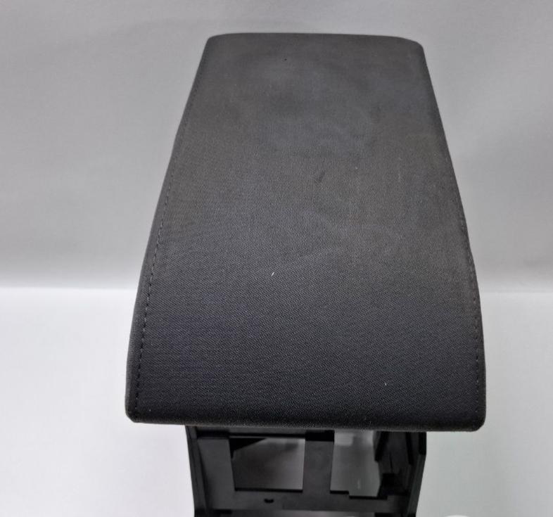 Volkswagen Touran I 2003-2015 hatchback 1.6 FSI petrol MT 85 kW 2003 Lakťová opierka 1T0857669H