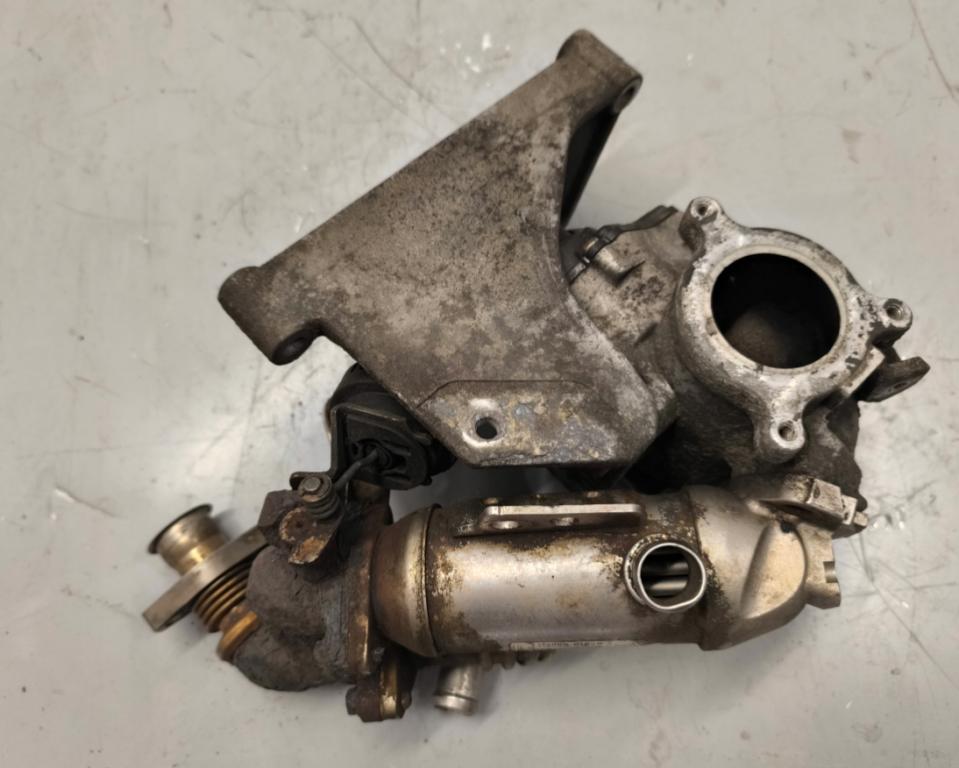 Renault Master II 1998-2010 hatchback 2.5 DCI diesel MT 88 kW 2003  Chladič spalín 988299U