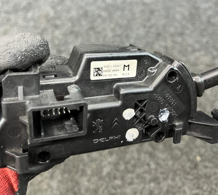 Citroen C4 Picasso I 2006-2013 Prepínacie páčky pod volantom 96811352XT