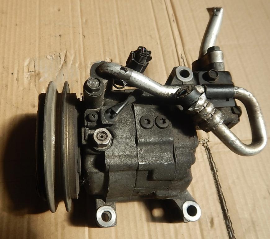 Nissan X-trail I T30 2001-2007 hatchback 2.2 DCI diesel MT 100 kW 2002  Kompresor klimatizácie 926005M301