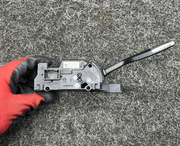 Citroen C4 Picasso I 2006-2013 Prepínacie páčky pod volantom 96811352XT