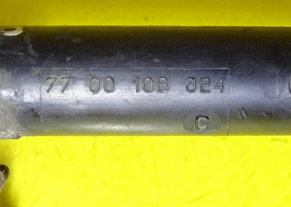 Renault Laguna I 1994-2001 hatchback 1.6 16v petrol MT 79 kW 1998  Vstrekovacia lišta 7700106024