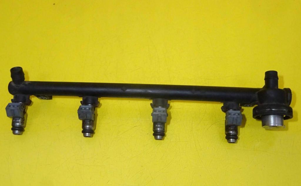 Renault Laguna I 1994-2001 hatchback 1.6 16v petrol MT 79 kW 1998  Vstrekovacia lišta 7700106024