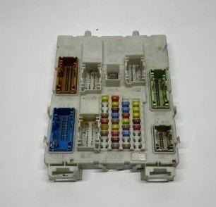 Ford C-Max II 2010-2019 hatchback 1.5 TDCI diesel MT 88 kW 2015  Poistková skrinka AV6N-14A073-FF