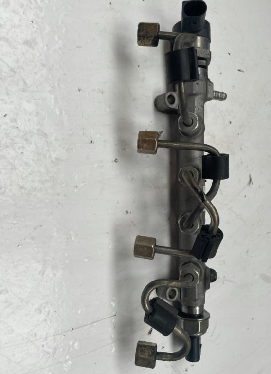 Skoda Octavia IV 2020- combi   Vstrekovacia lišta 04L089D 057130764AB