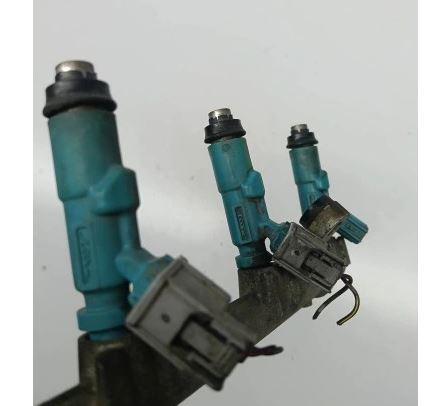 Toyota Yaris I 1999-2005 hatchback 1.0 petrol MT 50 kW 2004  Vstrekovacia lišta 23250-23020