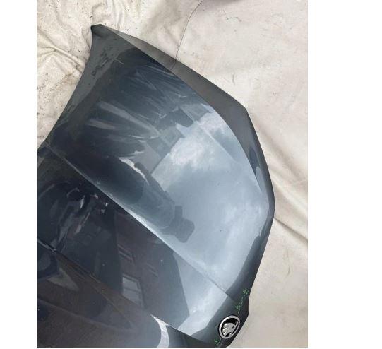 Skoda Octavia III 2013- combi 1.6 TDI diesel MT 77 kW 2015  Kapota predná