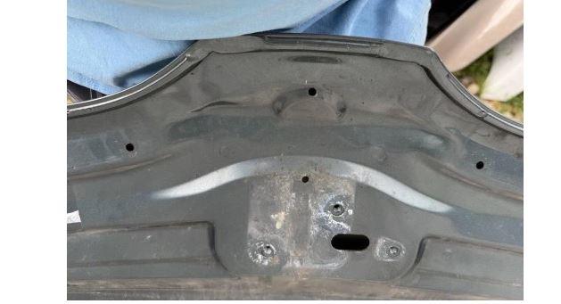 Skoda Octavia III 2013- combi 1.6 TDI diesel MT 77 kW 2015  Kapota predná