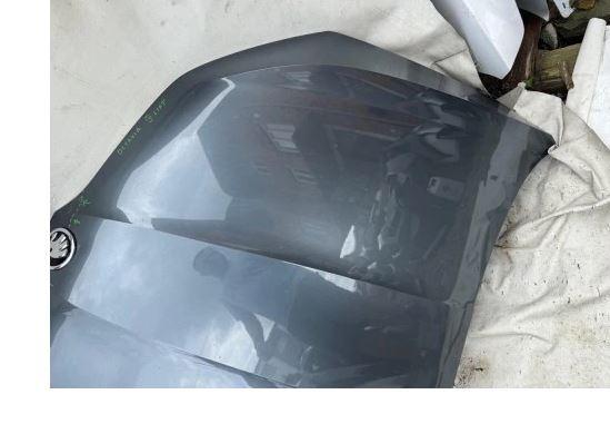 Skoda Octavia III 2013- combi 1.6 TDI diesel MT 77 kW 2015  Kapota predná