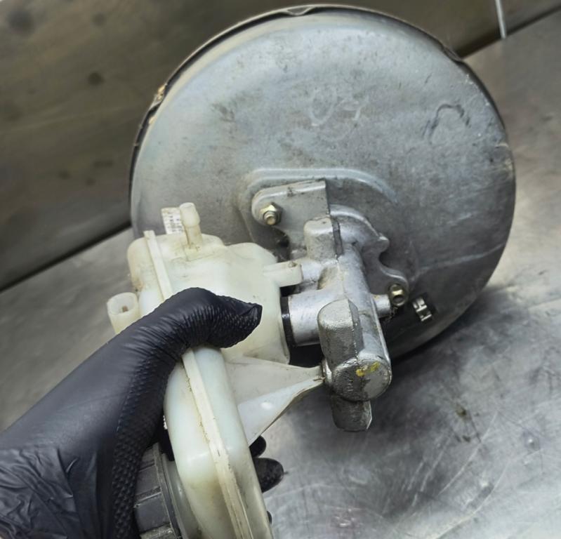 Renault Trafic II 2001-2014 hatchback 1.9 DCI diesel MT 74 kW 2003  Posilňovač bŕzd 8200300847