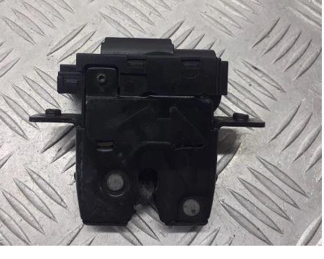 Renault Laguna III 2007-2015 hatchback 2.0 16v petrol MT 103 kW 2008  Zámok zadnej kapoty 8200747429B