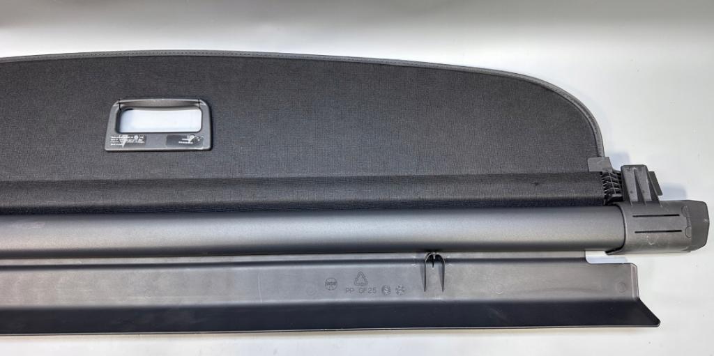 Volkswagen Passat B8 2014- combi 2.0 TDI diesel AT 110 kW 2015  Roleta kufra 5H9867871F