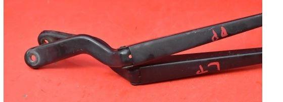 Ford Fiesta Mk6 2002-2008 hatchback 1.4 16v petrol MT 59 kW 2003  Rameno stierača predné pravé