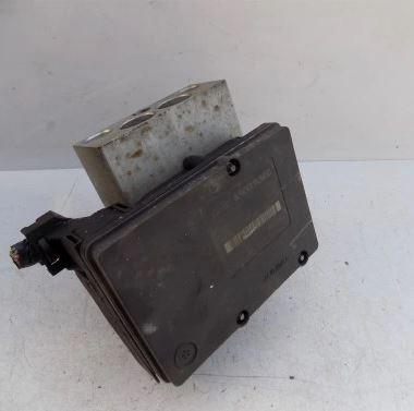 Volvo S60 I 2000-2010 sedan 2.0 T petrol MT 132 kW 2002  Pumpa ABS 30714956