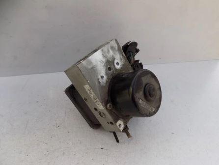 Volvo S60 I 2000-2010 sedan 2.0 T petrol MT 132 kW 2002  Pumpa ABS 30714956