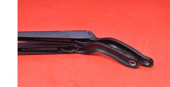 Ford Fiesta Mk6 2002-2008 hatchback 1.4 16v petrol MT 59 kW 2003  Rameno stierača predné pravé