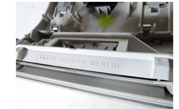Seat Exeo sedan 2.0 TDI diesel 105 kW 2009  Osvetlenie interiéru 8E0947565