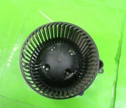 Renault Laguna I 1994-2001 combi 1.9 DTI diesel 72 kW 1999  Ventilátor kúrenia 9041502422