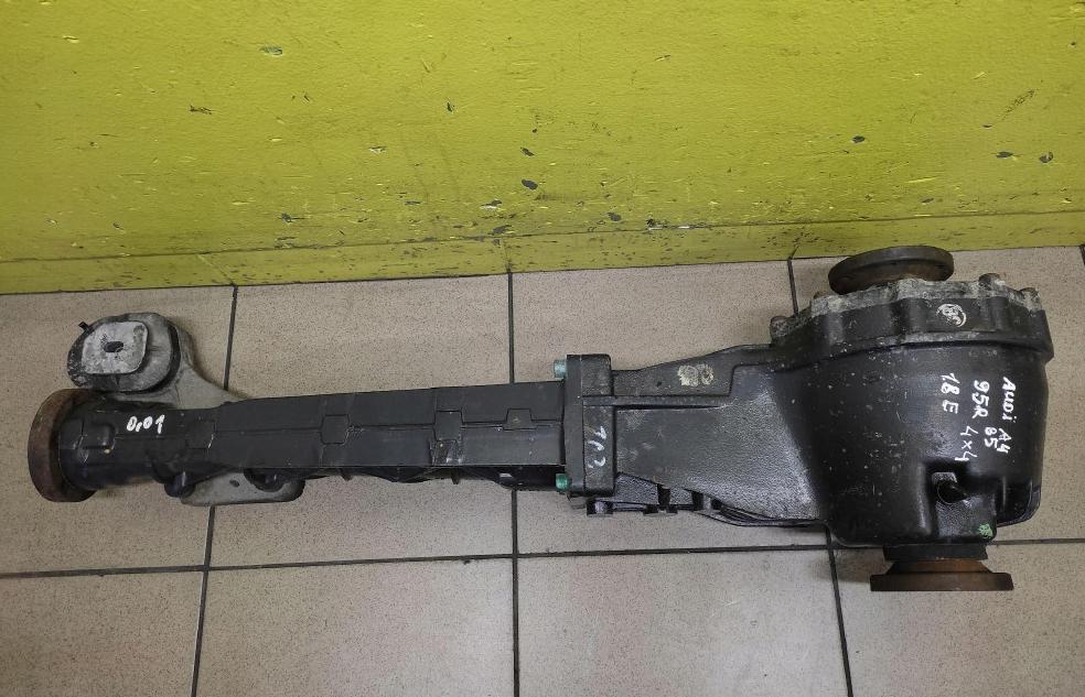 Audi A4 B5 1994-2001 sedan 1.8  Diferenciál zadný 01H525085A